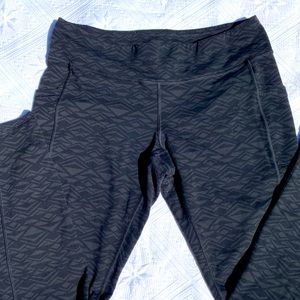 Lucy Black on Black Geometric Pattern Leggings